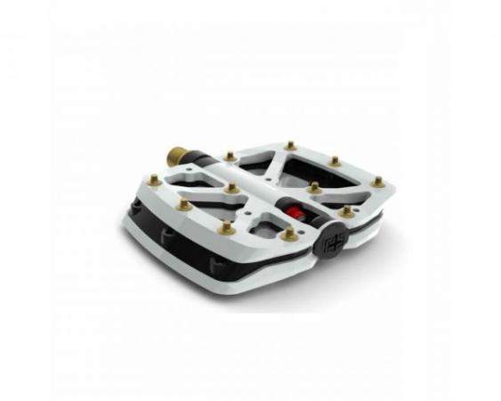 8103_e_thirteen_lg1_pedals.jpg