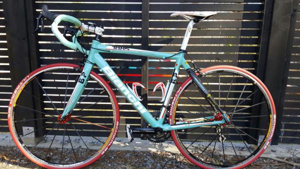 bianchi.jpg.24b8484b673ef4cbe5992bb387c7056a.jpg