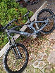 Cube black n grey 2021a.jpg