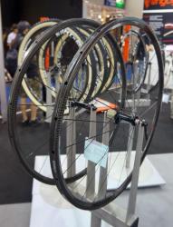 2013-ax-lightness-srt-24-ultra-carbon-tubular-wheels01.jpeg