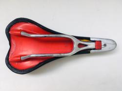 Saddle_SelleItalia_Century_1897-1997_02.JPG