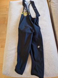 assos1.jpg